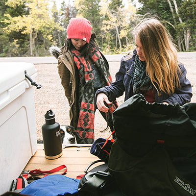64oz-classic-with-loop-cap-p8 64oz_insulated_classic_backpackers_tailgate_square.jpg