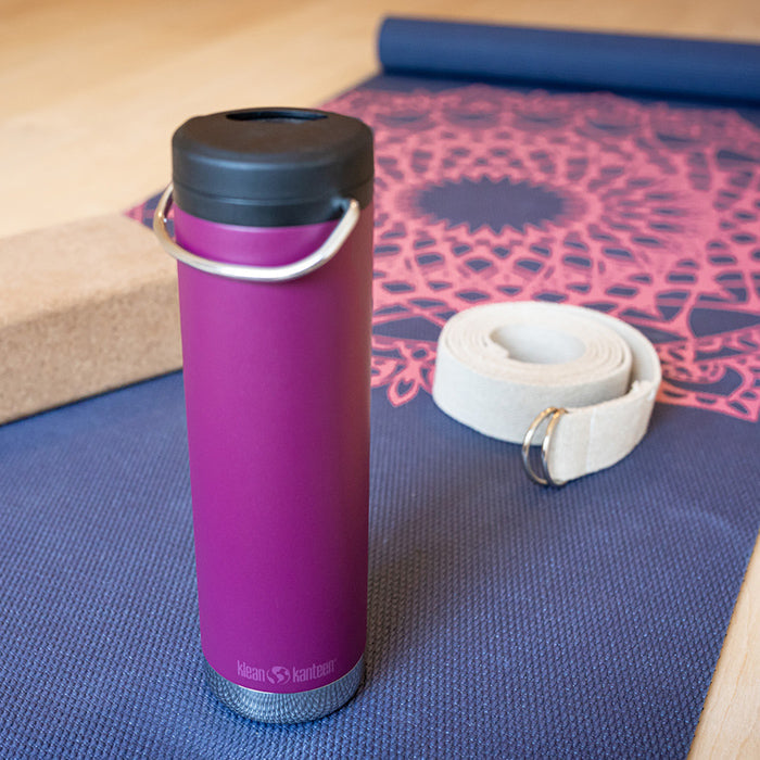 tkwide-twist-cap-with-straw-kit-l1 K20TKWPT-PP-T-TWIST-yoga_bottle_closed_lifestyle_a5ac6535-9c60-42bb-86fe-b94b5cef2b68.jpg