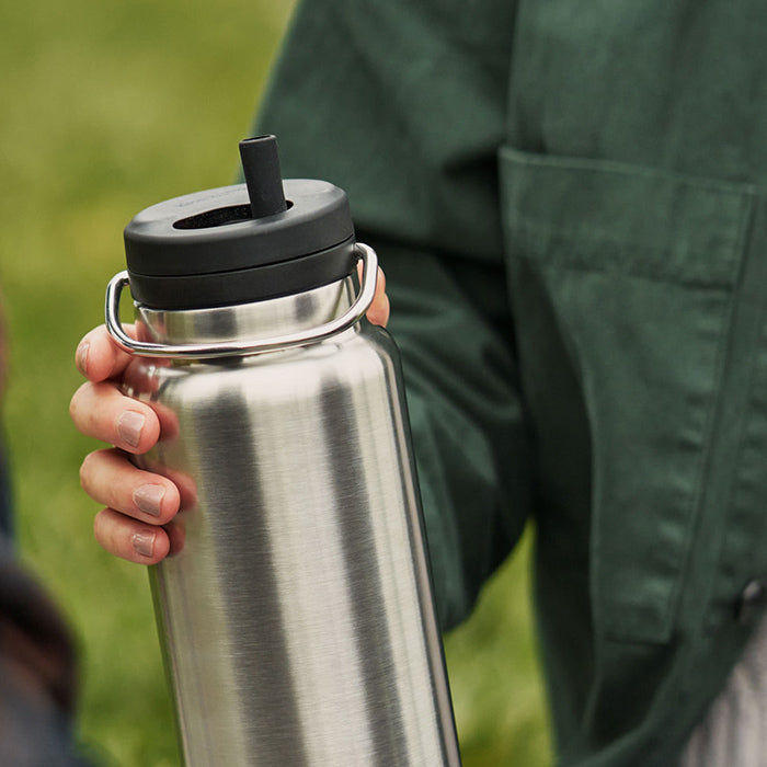 tkwide-twist-cap-with-straw-kit-l1 K32TKWSSL-BS-T-TWIST-32_oz_water_bottle_straw_cap_lifestyle_76e40be3-2488-47fa-afd0-c7d5ba075b15.jpg