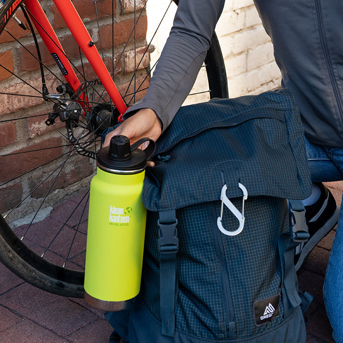 tkwide-chug-cap-n6 K32TKWSSL-JP-Bottle-Biking-Chug-Cap-lifestyle.jpg