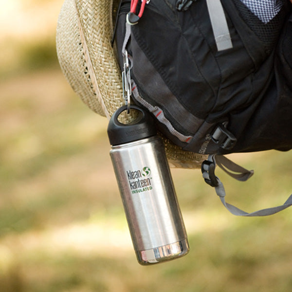 steel-s-biner-3-j3 carabiner_steel_bottle_backpack_lifestyle_dd4fef2d-f5d2-4f32-ac05-c706bd6b518e.jpg