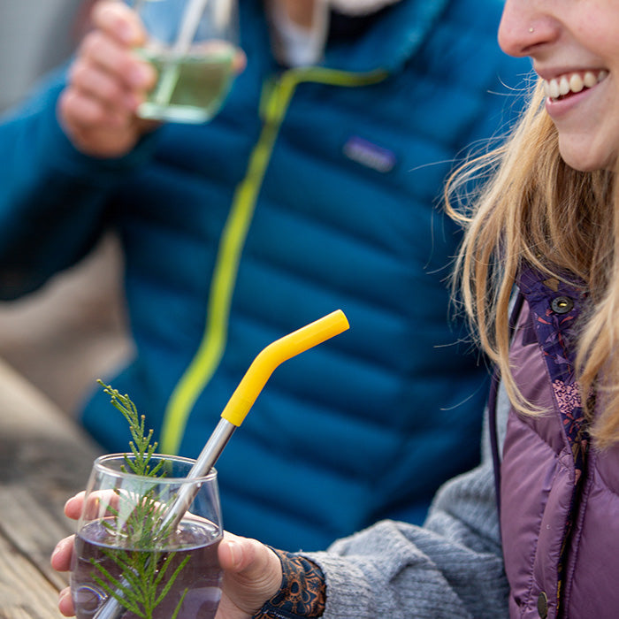 straw-4-pack-v8 recycled_steel_straw_drink_smile_lifestyle.jpg