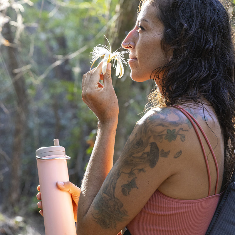 20oz-tkwide-made-to-do-more-bundle-o4 tkwide_20oz_insulated_bottle_twist_woman_flower_costarica_square.jpg