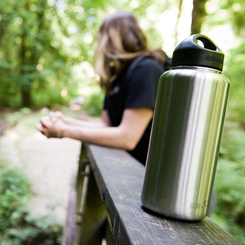 40oz-wide-with-loop-cap-i6 wide_40oz_bottle_bridge_closeup_square.jpg